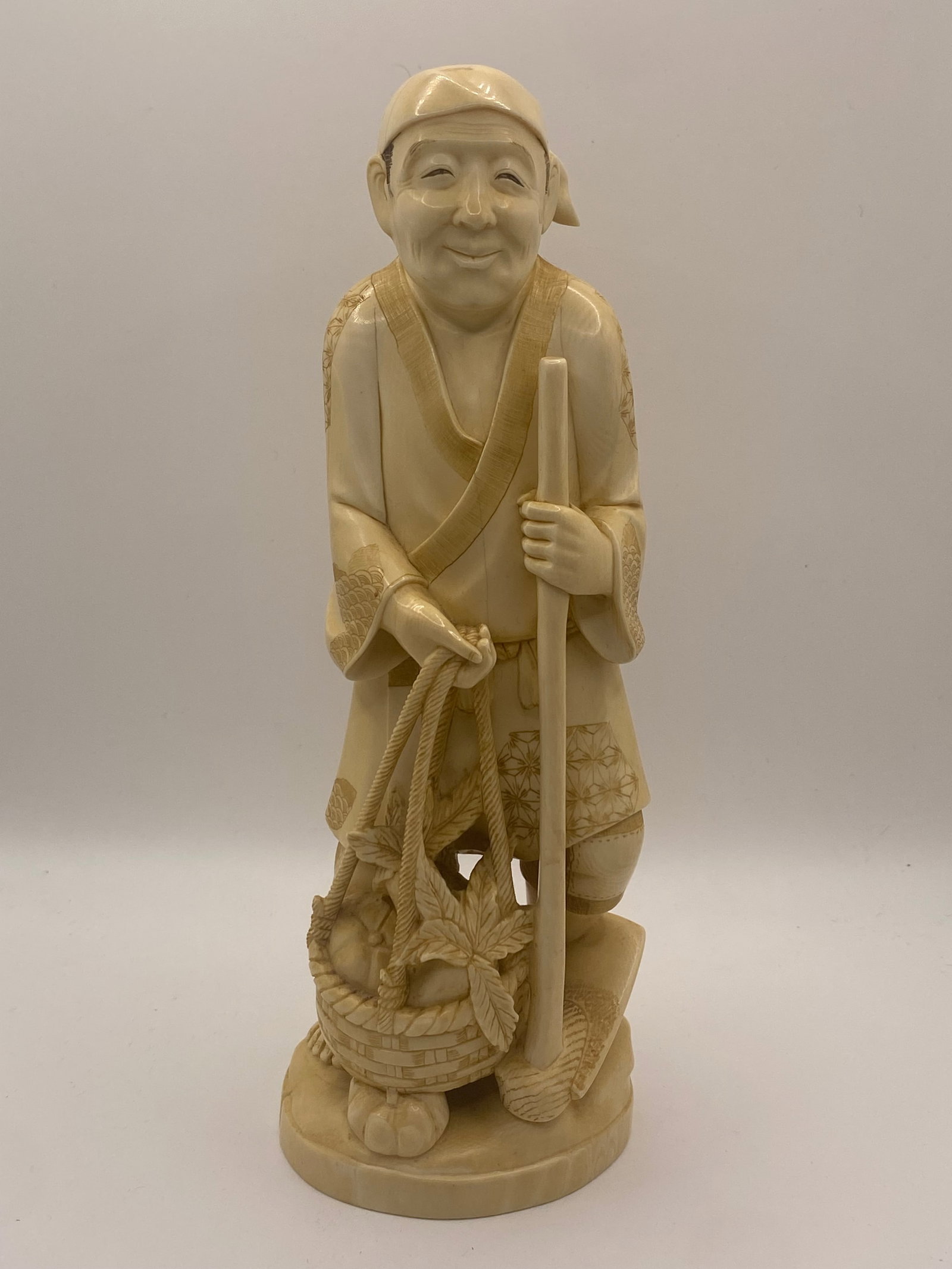 Antique Chinese Pre 19th Century Statue: Measures 8 inches tall