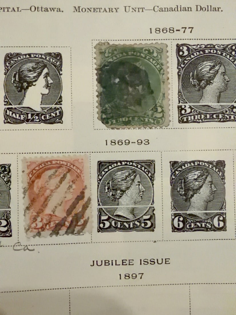 Canada 1868?1893 Queen Victoria Postage Stamp Pair (1 of 1)