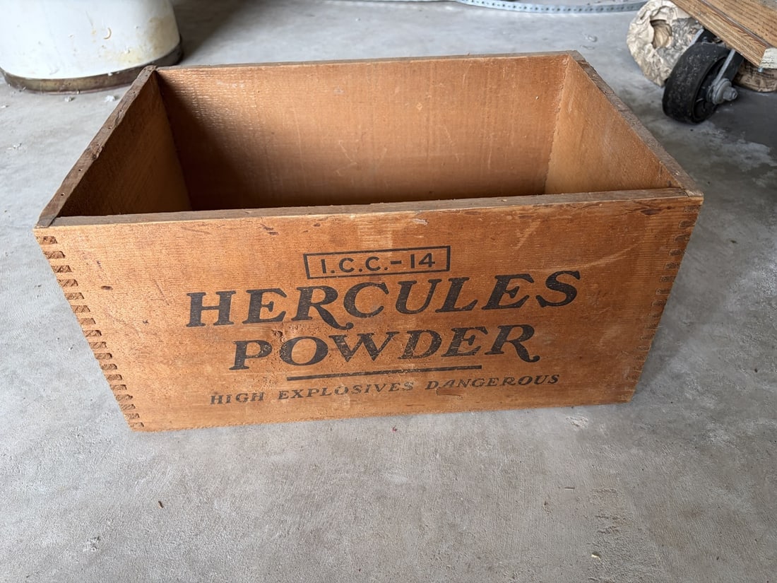 Antique Hercules Powder High Explosives Wooden Crate: measures 17.5x9x11.75