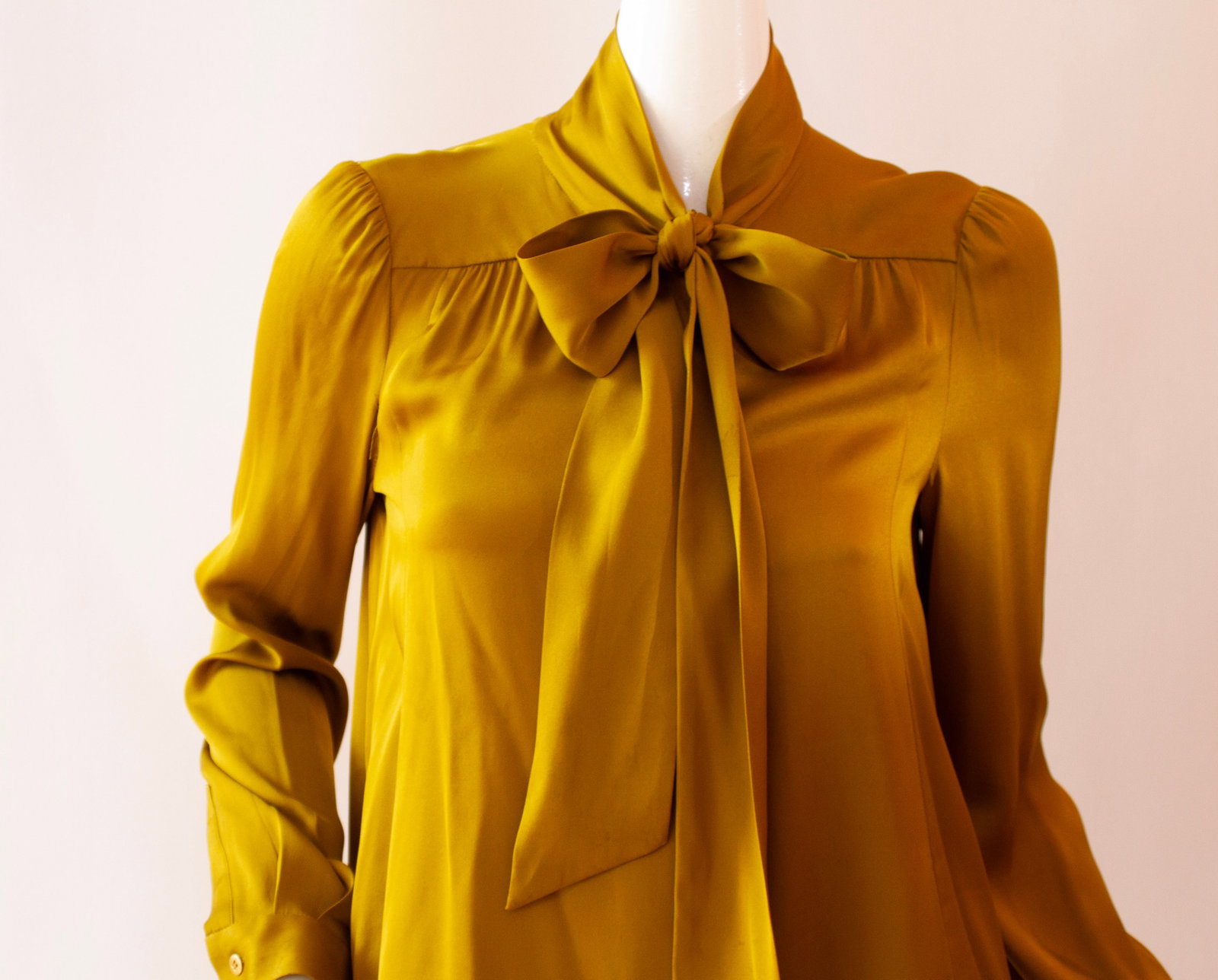 Diane von Furstenberg Silk Blouse with Bow Detail: Diane von Furstenberg Silk Blouse with Bow Detail EU 38 / US 8 / Shoulder to Shoulder 14.5" / Length 22" / Bust 38"