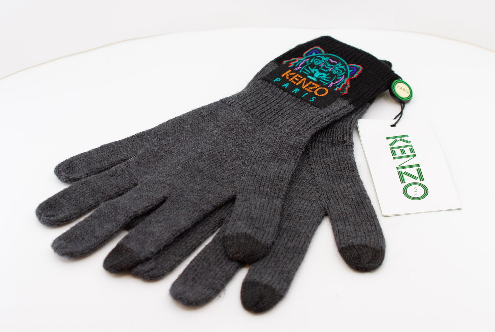 Kenzo Black and Grey Gloves with Tiger Logo: Kenzo Black and Grey Gloves with Tiger Logo one size fits all touch screen pointer and thumb One Size Fits All