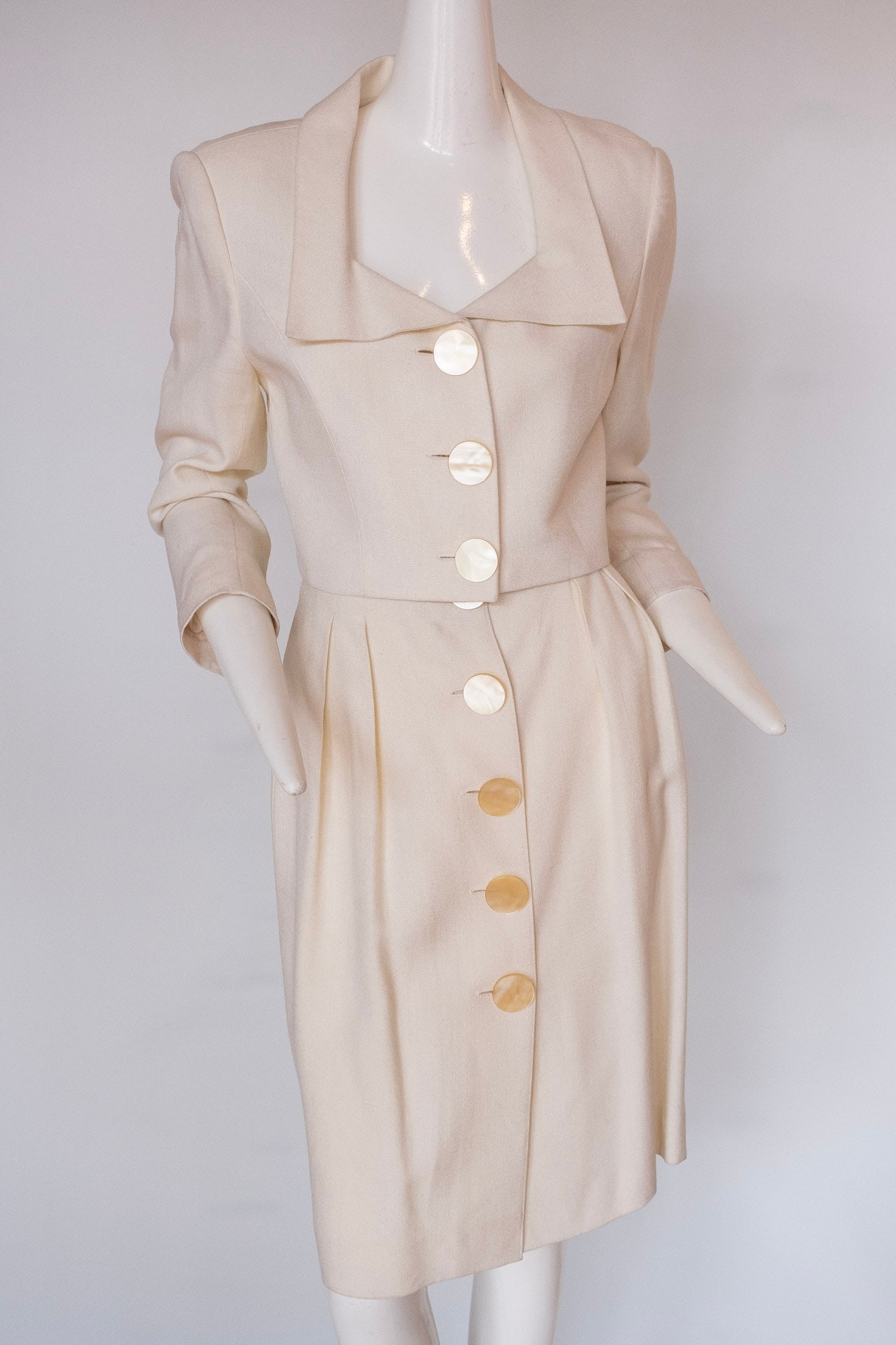 GUY LAROCHE White Skirt Suit Ensemble: GUY LAROCHE White Skirt Suit EnsembleGuy Laroche White Linen Skirt SuitEU 40, US 10, Blazer : Shoulder to Shoulder 16" ; Bust 36" ; Length 17" ; Sleeve 22", Skirt : Width 28" ; Length 25.5" ; Hem Open