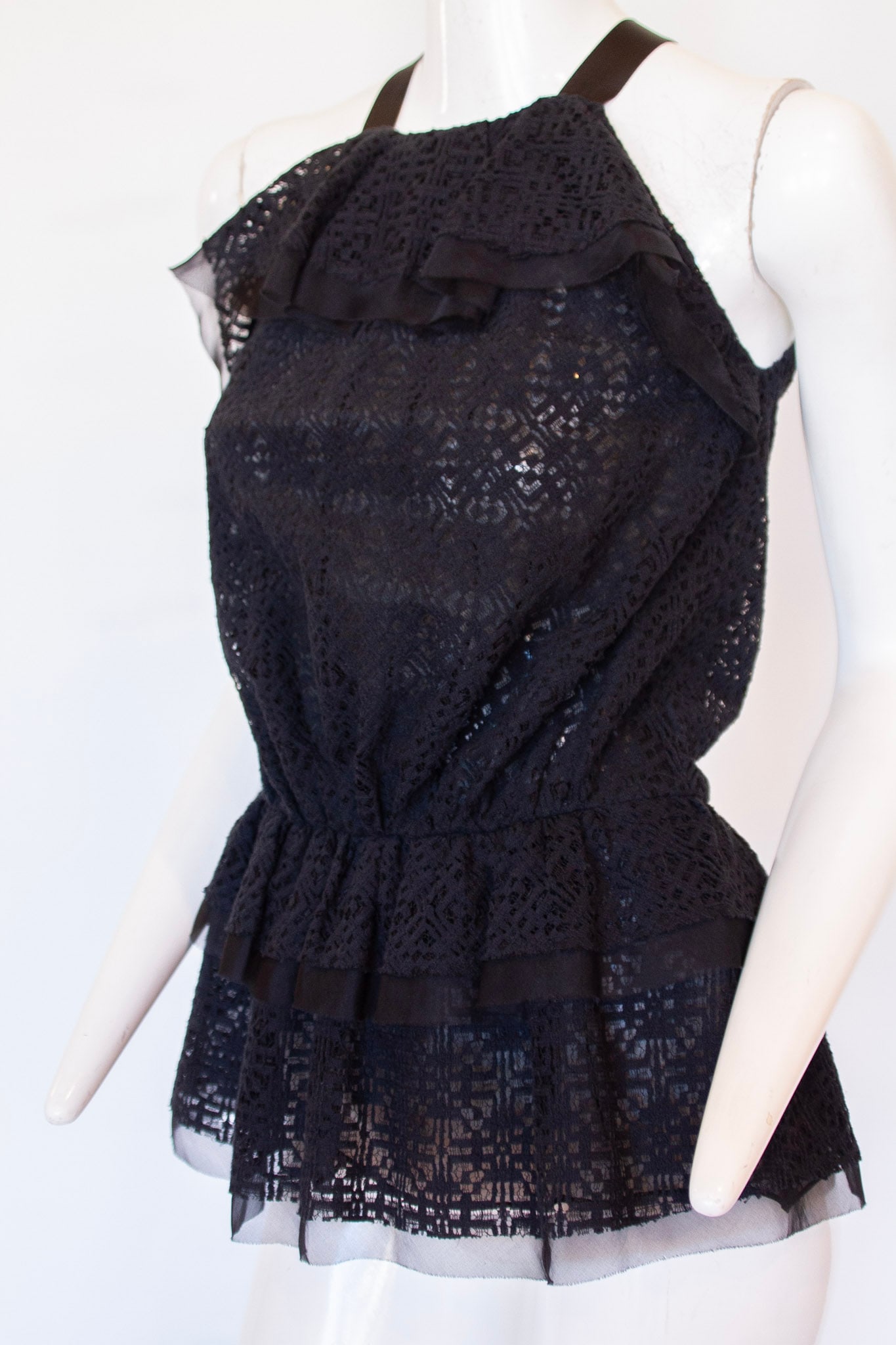 OSCAR DE LA RENTA Black Lace Halter Top with Two-Tier Ruffle Trim: OSCAR DE LA RENTA Black Lace Halter Top with Two-Tier Ruffle Trim EU 38 / US 8, Bust 24" - 32" ; Length 28" NO RESERVES