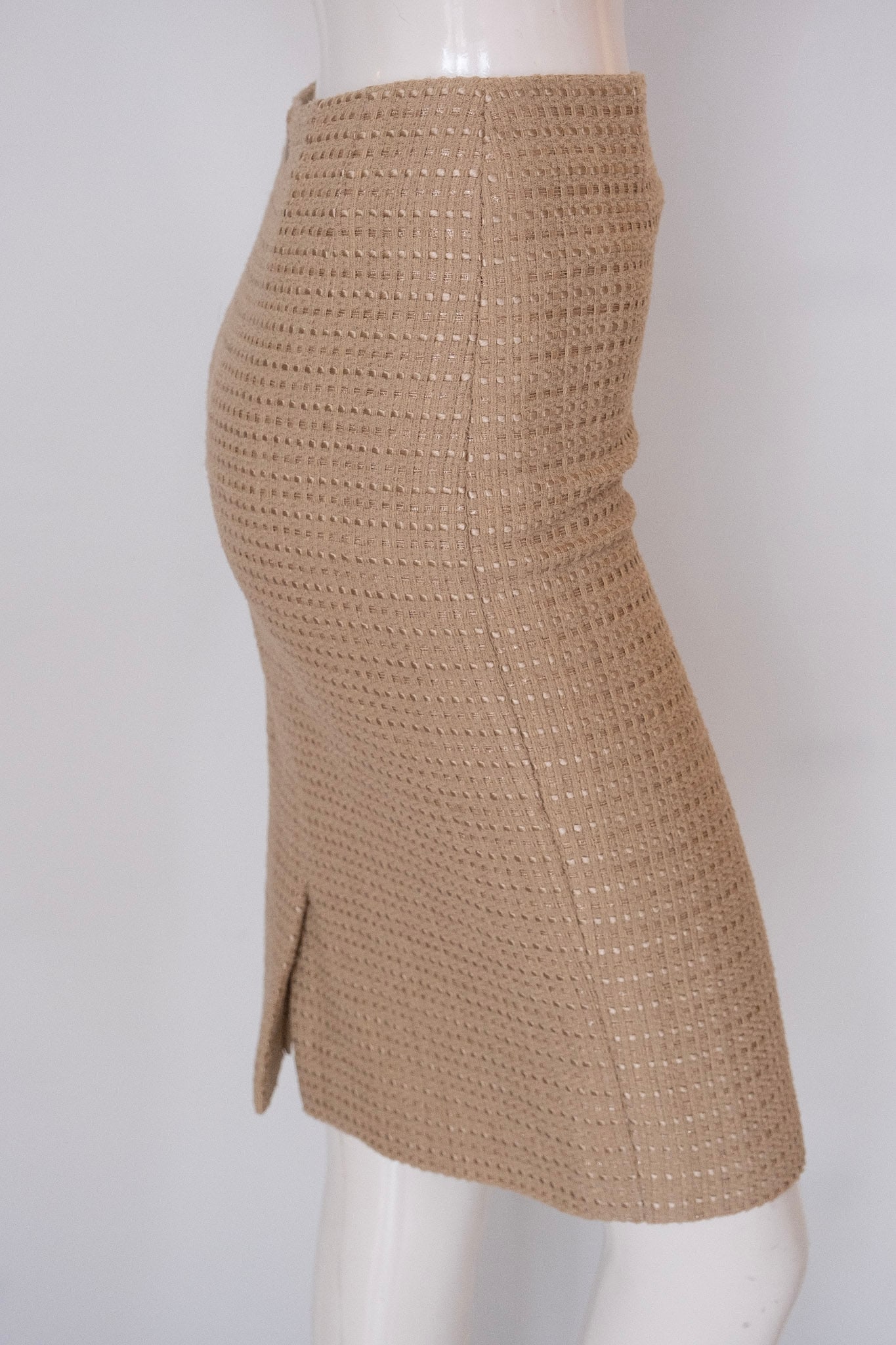 ESCADA Tan Knee-Length Skirt: ESCADA Tan Knee-Length SkirtEscada Tan Pencil Skirt1. EU 42, Waist 34" ; Length 23" ; Hem Opening 40"2. Size 323. Size 34 ; Waist 28" ; Length 22" ; Hem Opening 16.5"4. EU 44 / US 14, Shoulder to shou