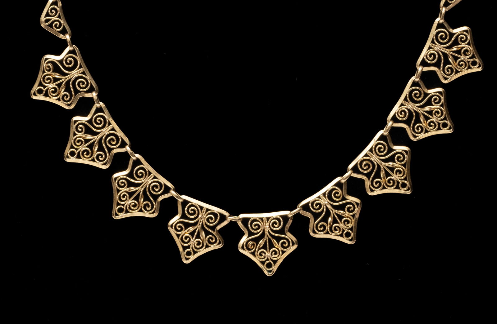French 18K Art Nouveau Gold Necklace, Circa 1900 (1 of 3)