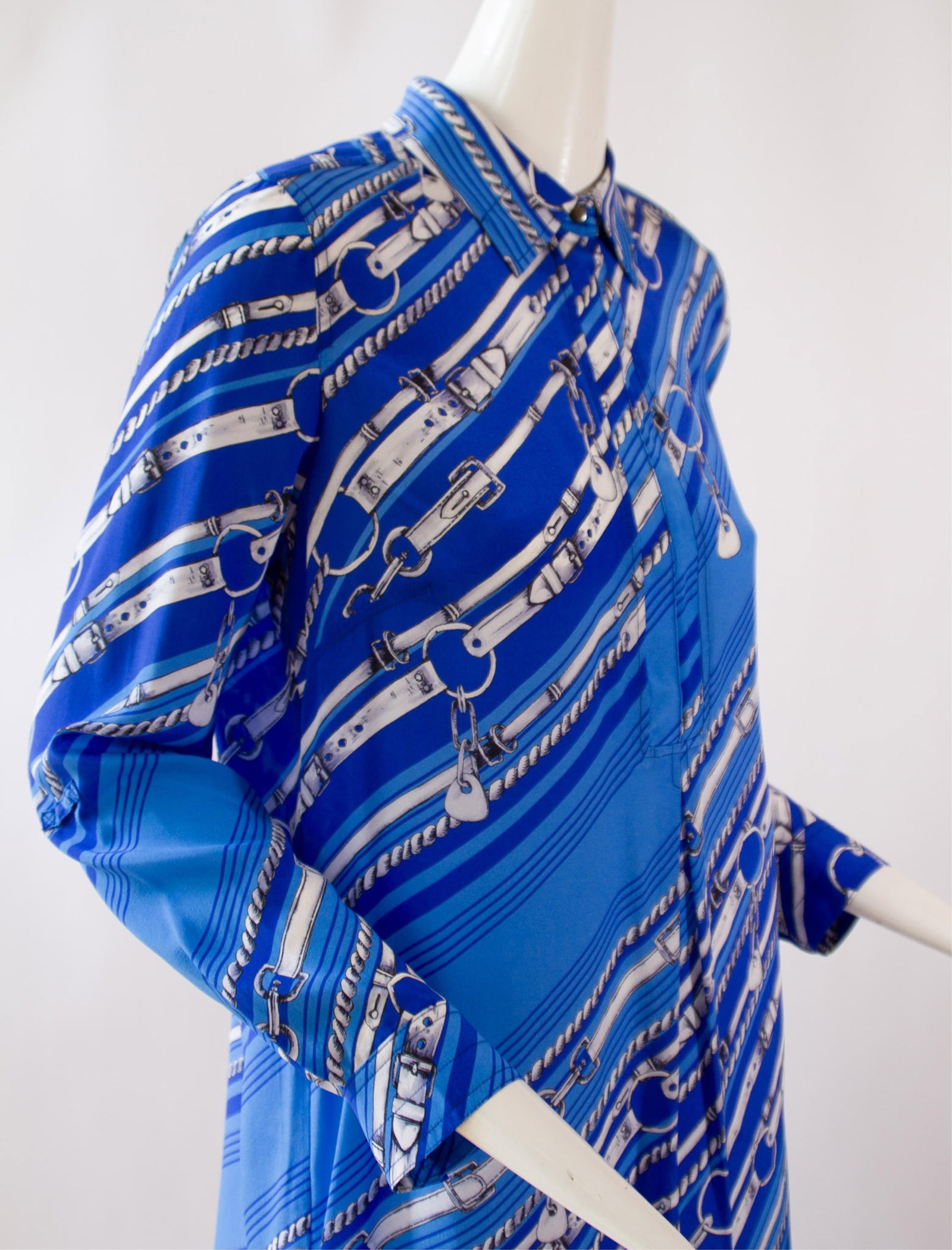 TYLER BOE Silk Scarf Print Button Down Cobalt Shirt Tyler Boe Tina Silk Scarf Print button down: TYLER BOE Silk Scarf Print Button Down Cobalt Shirt Tyler Boe Tina Silk Scarf Print button down shirt cobalt Small / Shoulder to shoulder 17" / Chest 38" / Length 32" Vintage Designer Couture Women's 