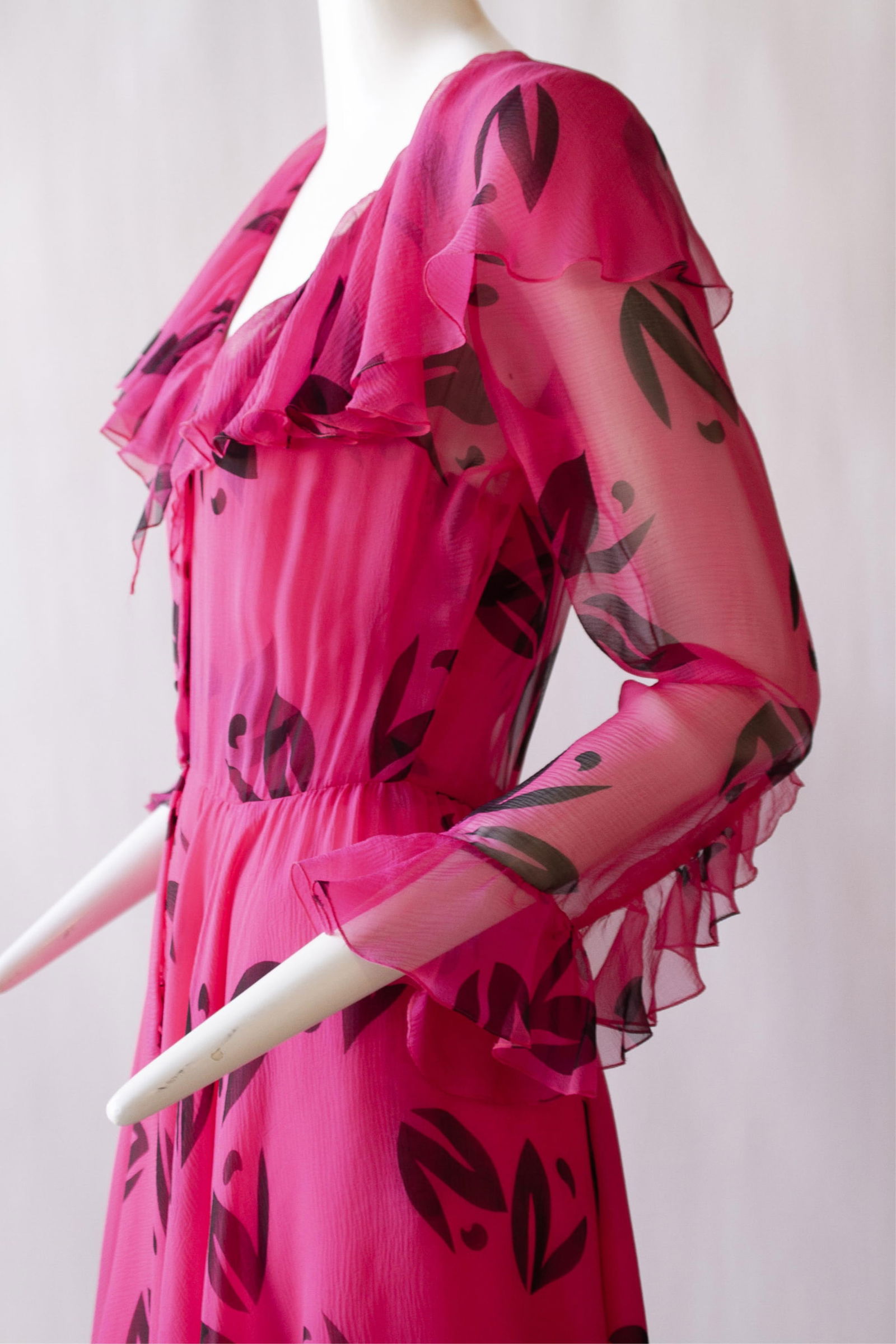 PAULINE TRIGÈRE, Vintage Two-Piece Silk Ensemble in "Pop Art" Pink and Black Abstract Print, Slip (1 of 16)