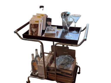 Bar cart with removable tray
