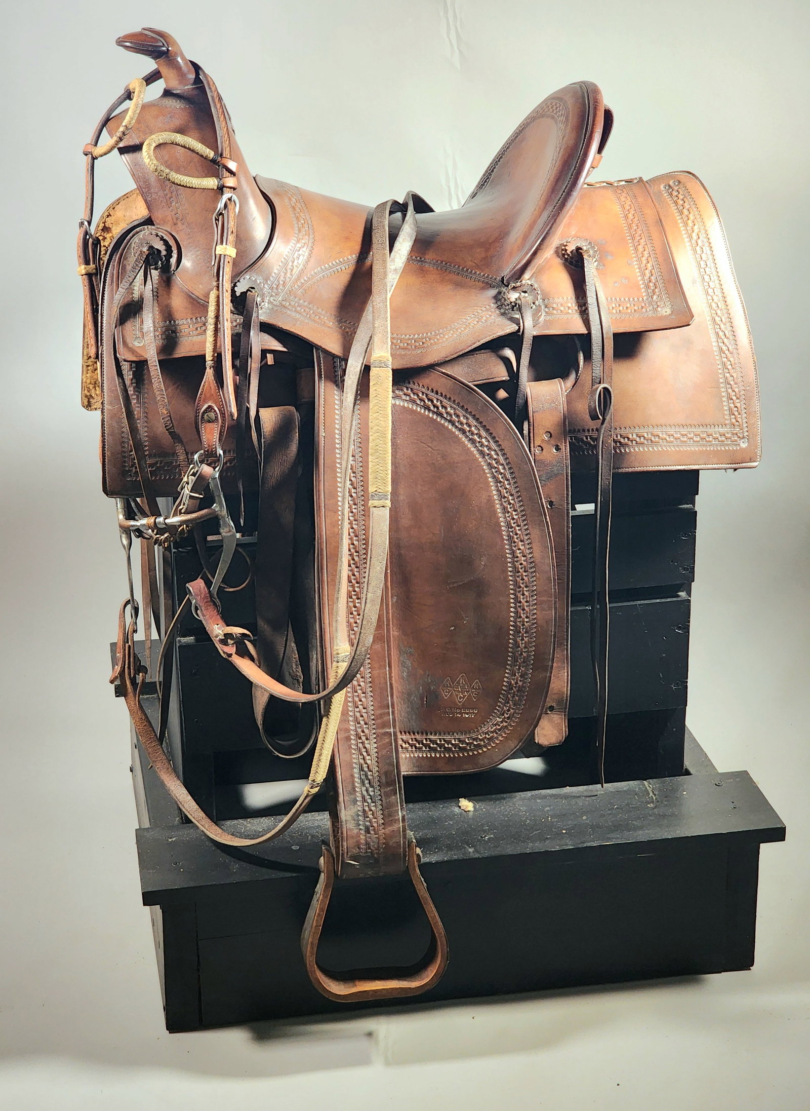 Western Saddle made by KC Saddlery (1 of 9)