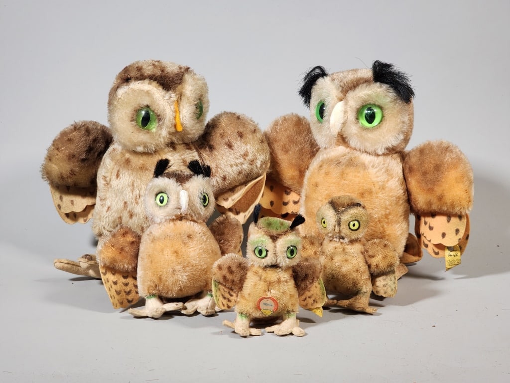 Set of Steiff Owls including Wind-Up Musical Owl - 'Wittie' (1 of 7)