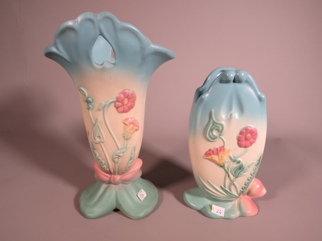 Two Hull "Bow Knot" Vases (1 of 11)
