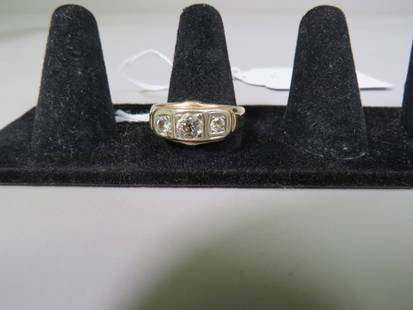 14k Ring w/ 3 Diamonds: 6.7g Total Weight. 1ct TW of Diamonds