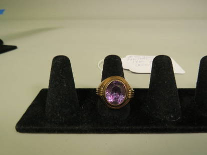 14k Amethyst Deco Ring: 10.4g Total Weight