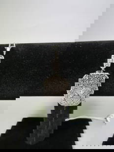 14k Fillagree Chain & Pendant: 4.6g Total Weight. 22" Chain w/ Small Center Stone