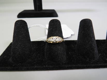 14k w/ Diamond Center Stone: 1.9g Total Weight