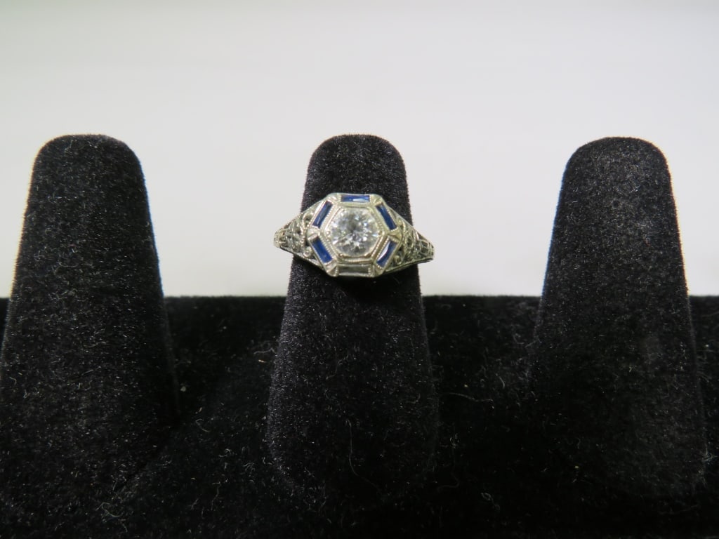 18k Fillagree Diamond Ring: 1.80g Total Weight. .50ct Center Stone