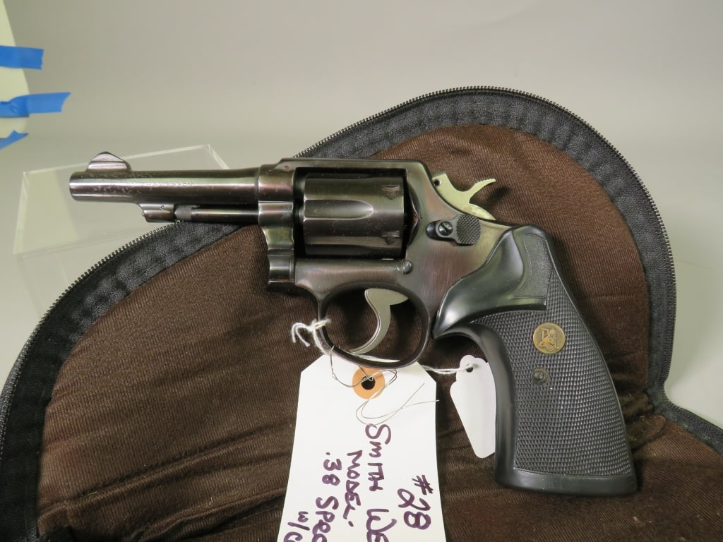 Smith & Wesson Model 10-5 .38special Revolver: 6-Round Cylinder. Comes with Case. SN: 87389 By bidding on this lot buyer accepts responsibility of knowledge of State and Federal laws for their states requirements to purchase firearms.