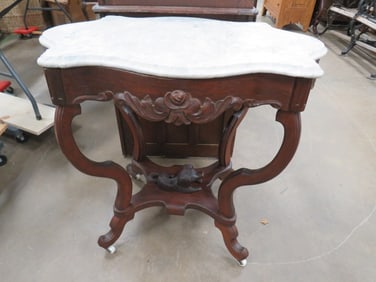 Cincy Turtle-Top Carved Parlor Table
