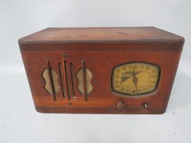 Stewart-Warner Radio