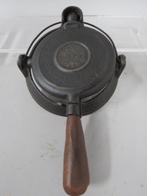 Wagner (Salesman Sample) Waffle Iron