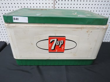 7-Up Metal Cooler