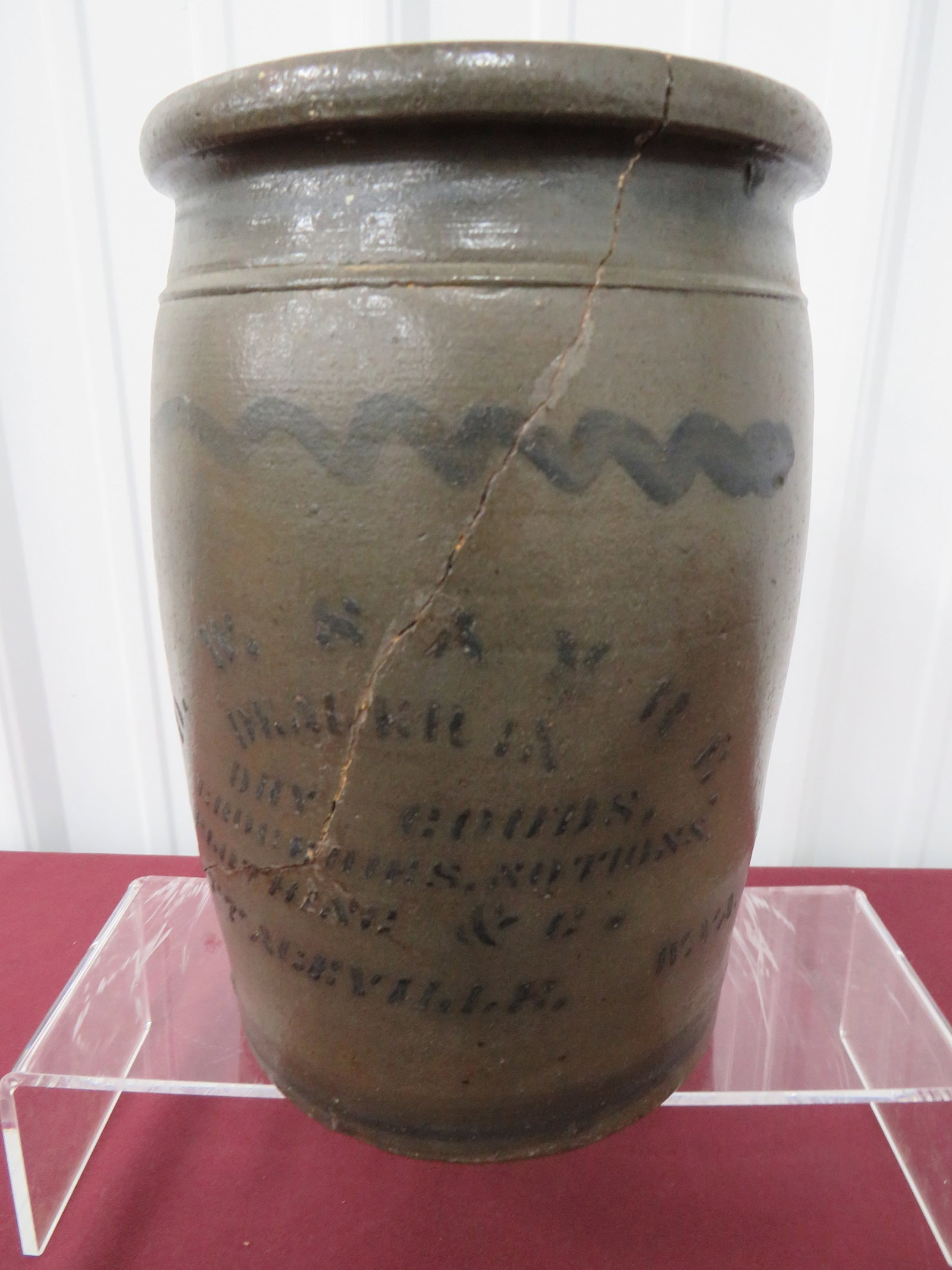 D.W. Sayre Stoneware Jar: A great Addition to anyone's collection.