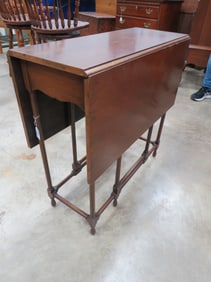 Mahogany Diminutive Gateleg Table