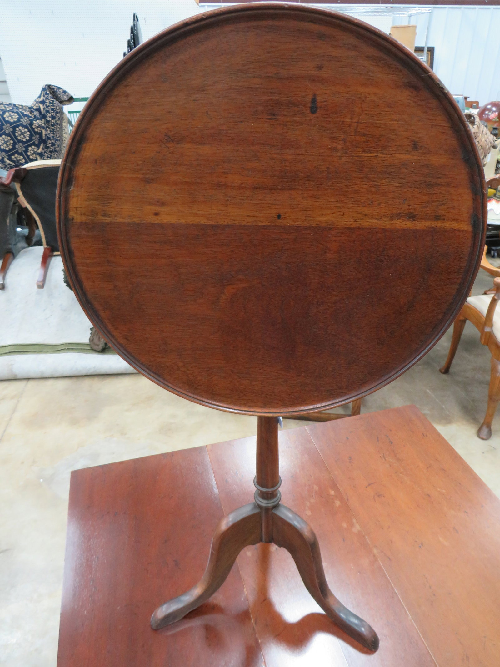 Wood Tilt-top Candle Stand: nice cond