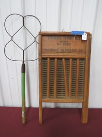 Columbus Washboard & Rug Carpet Beater