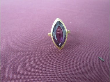 Gold Ladies Ring Garnet Stone