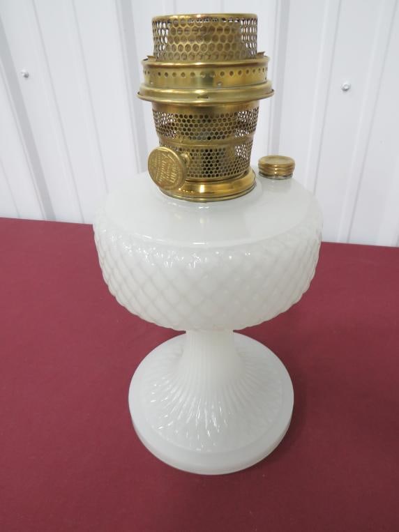 Aladdin Diamond Quilt B-35 Kerosene Lamp: A great addition to anyone's collection!