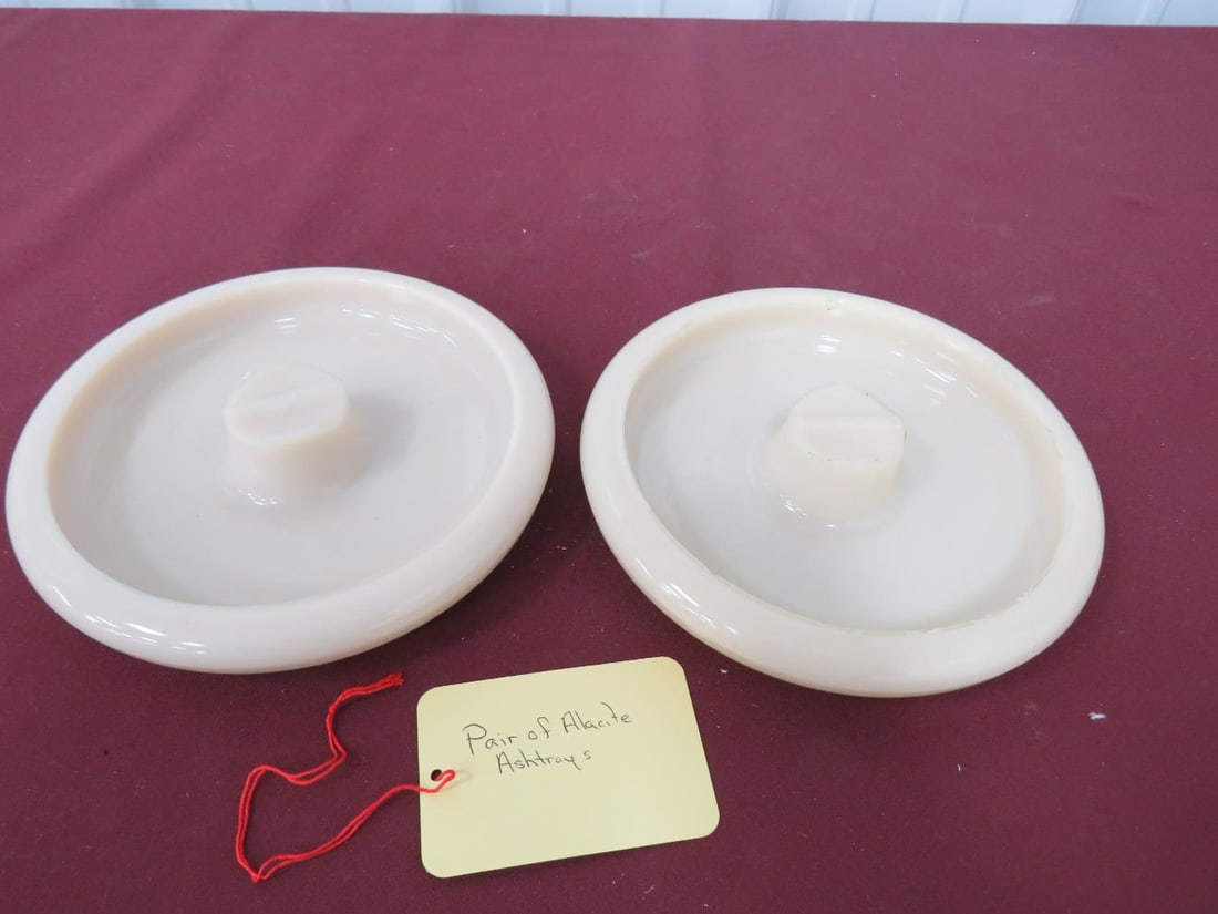 Aladdin Alacite Ashtrays (2) (1 of 4)