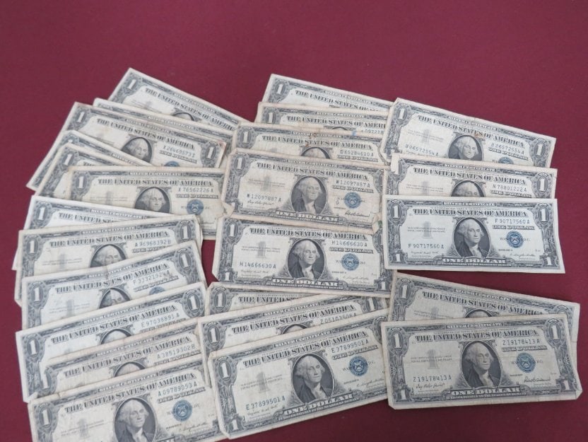 (25) Silver Certificates: A fantastic addition to anyone's collction.