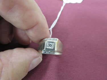 14K White Gold Diamond Ring