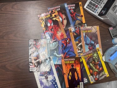 (13) Ultimate Spider-Man Comics