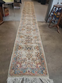 Large Runner