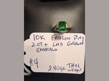 10K Ring w/ Lab Emerald