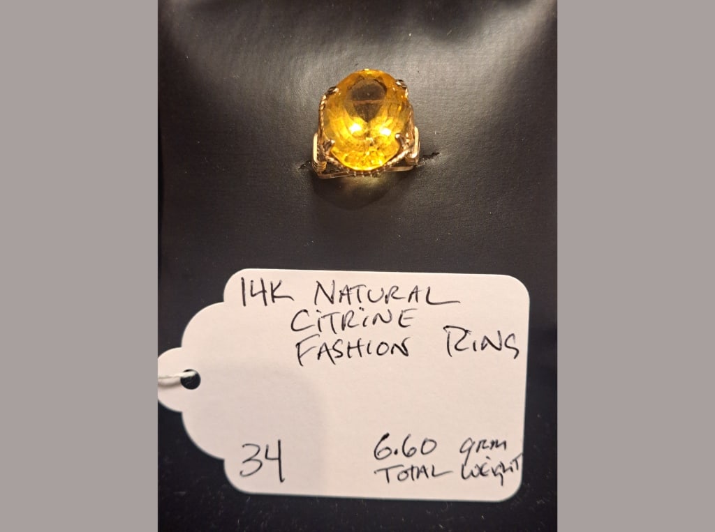 14K Citrine Fashion Ring: 14K natural citrine fashion ring, total weight 6.60 grams.