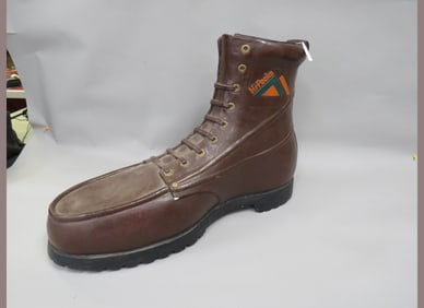 Plaster Hi-Peaks Large Boot Store Display