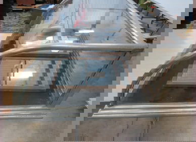 Curved Glass Counter-Top Showcase