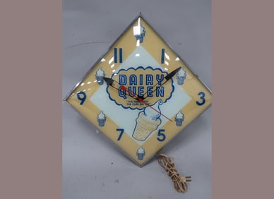 Pam Dairy Queen Lighted Clock HTF