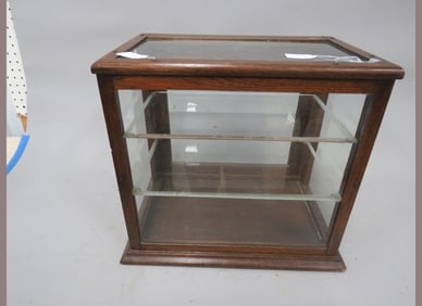 Oak Countertop Showcase