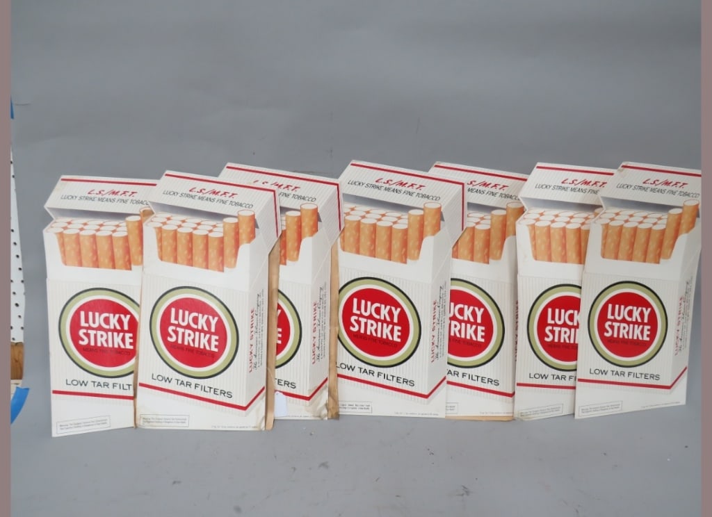 NOS Lucky Strike Cardboard Store Display (1 of 3)