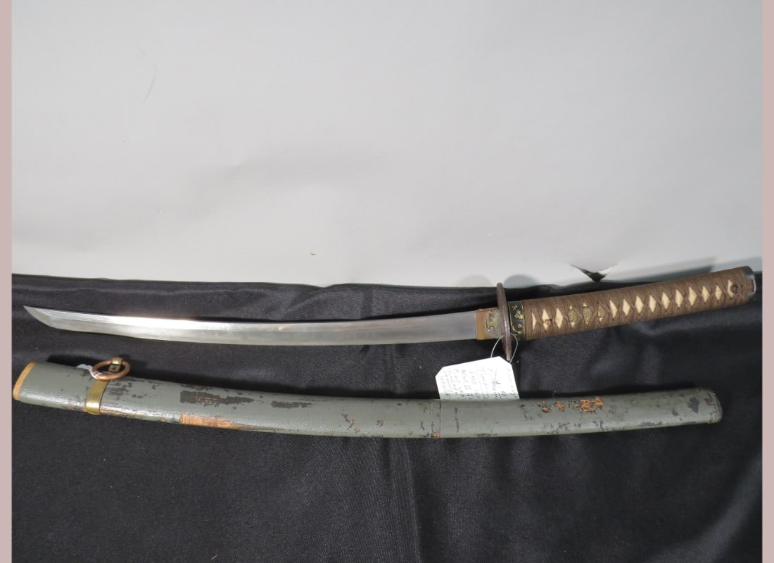 Tomoshige Japanese Pilot Sword (1 of 9)