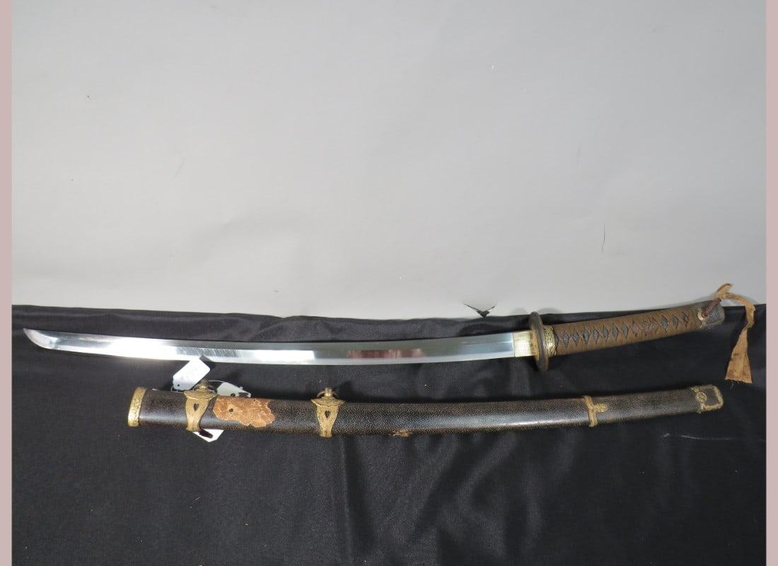WWII Japanese Navy Sword (1 of 11)