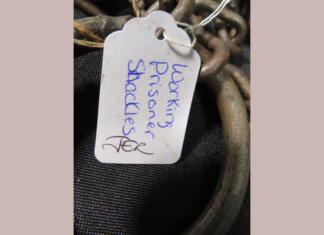 1 pair Working Prisoner Shackles - 2