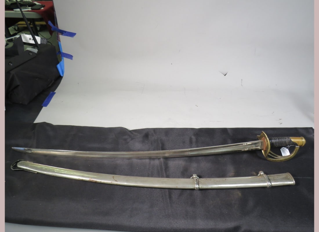 Sword: Brass handle Metal scabbard 34" Blade