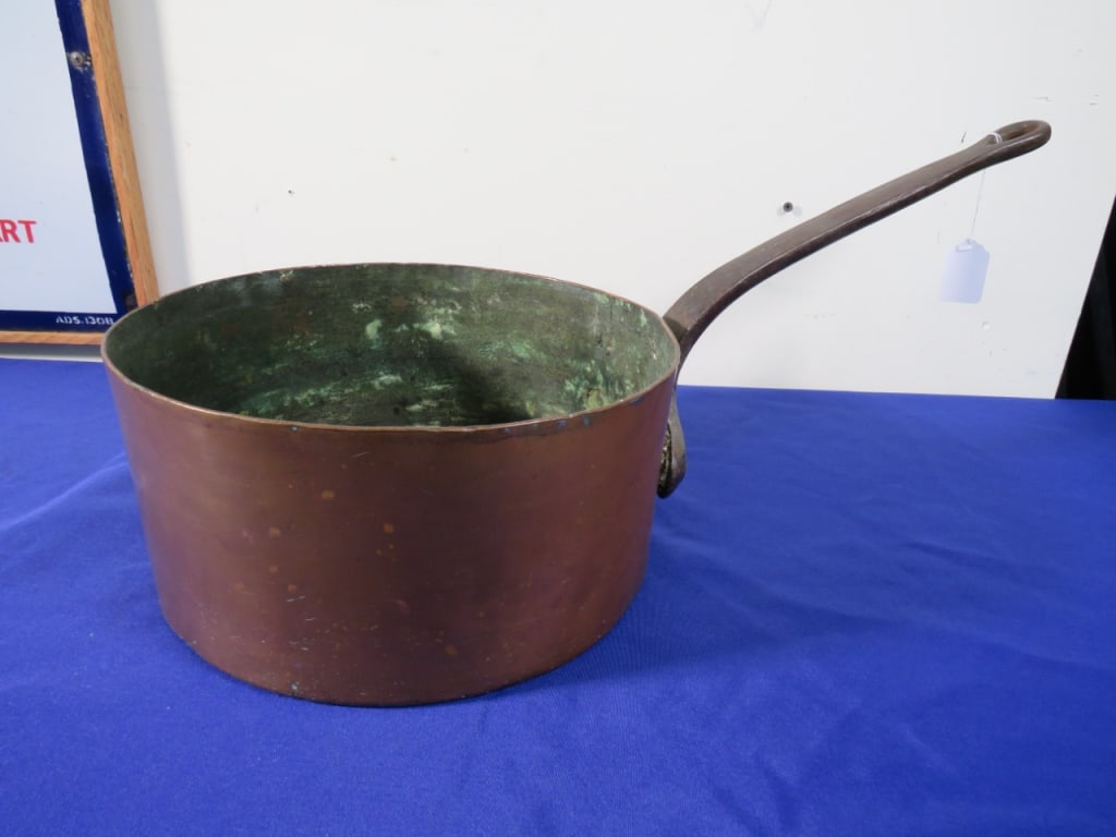 Early 20th Century Lg. Copper saucepan: France 5 x 11