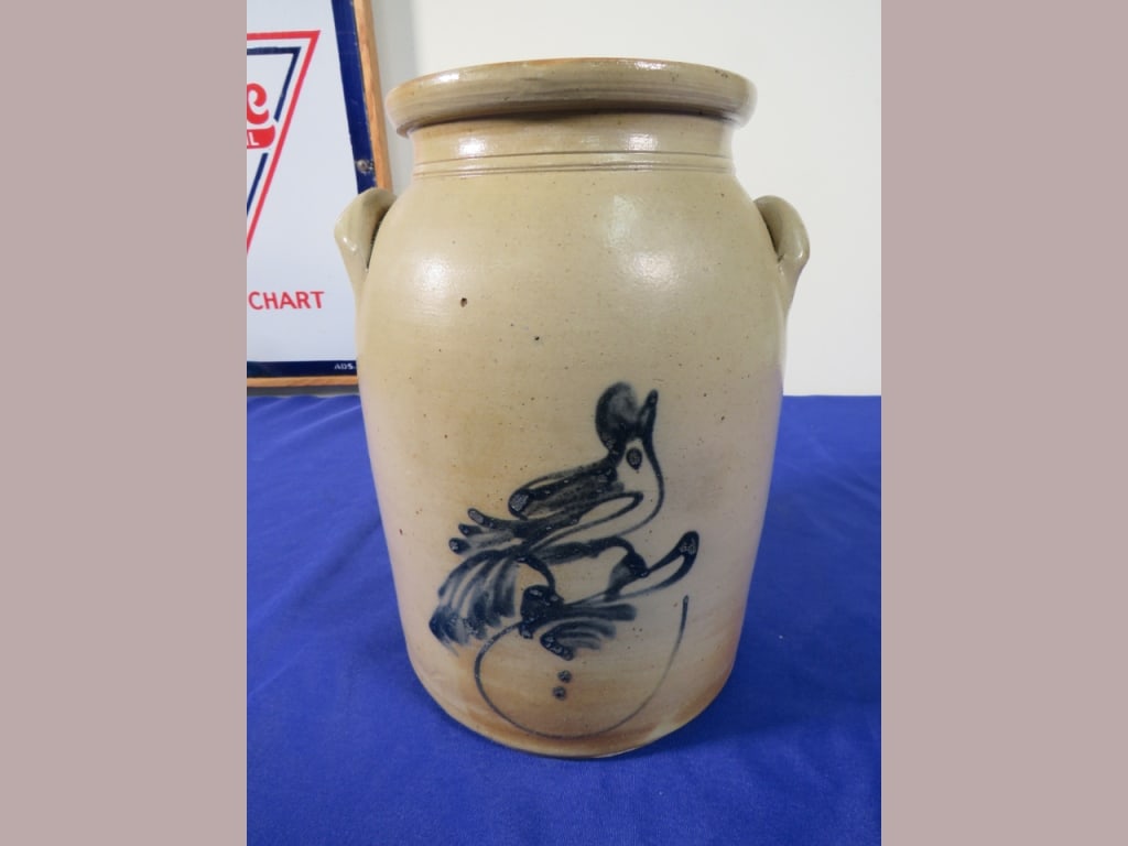 Decorated Northeastern US Jar (1 of 9)