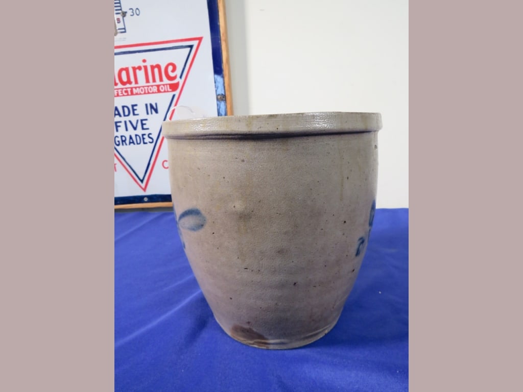Baltimore Decorated Stoneware Jar - 3